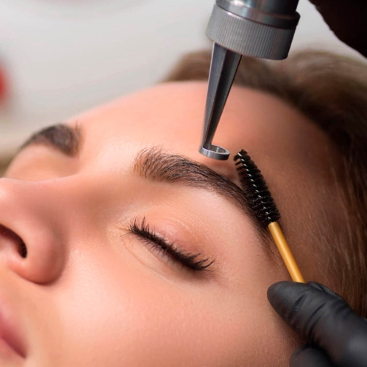Despigmentación de Cejas
