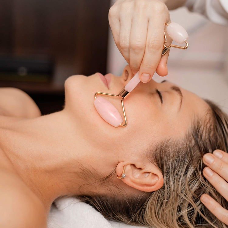 Facial Hidratante Con Rose Quartz 20 mins