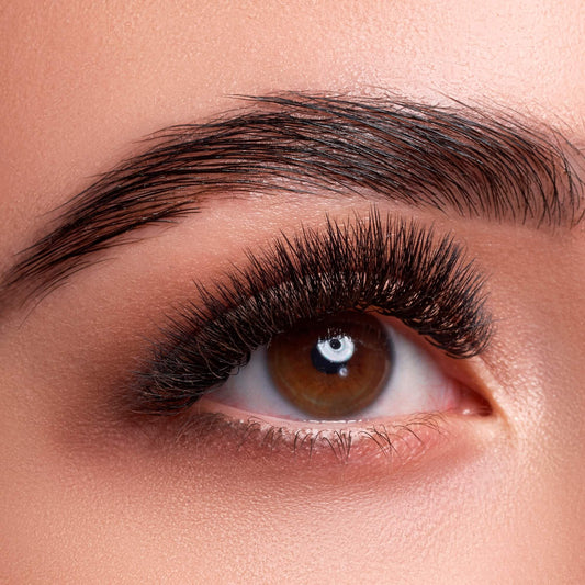 Colocación extensiones de pestañas técnica volumen